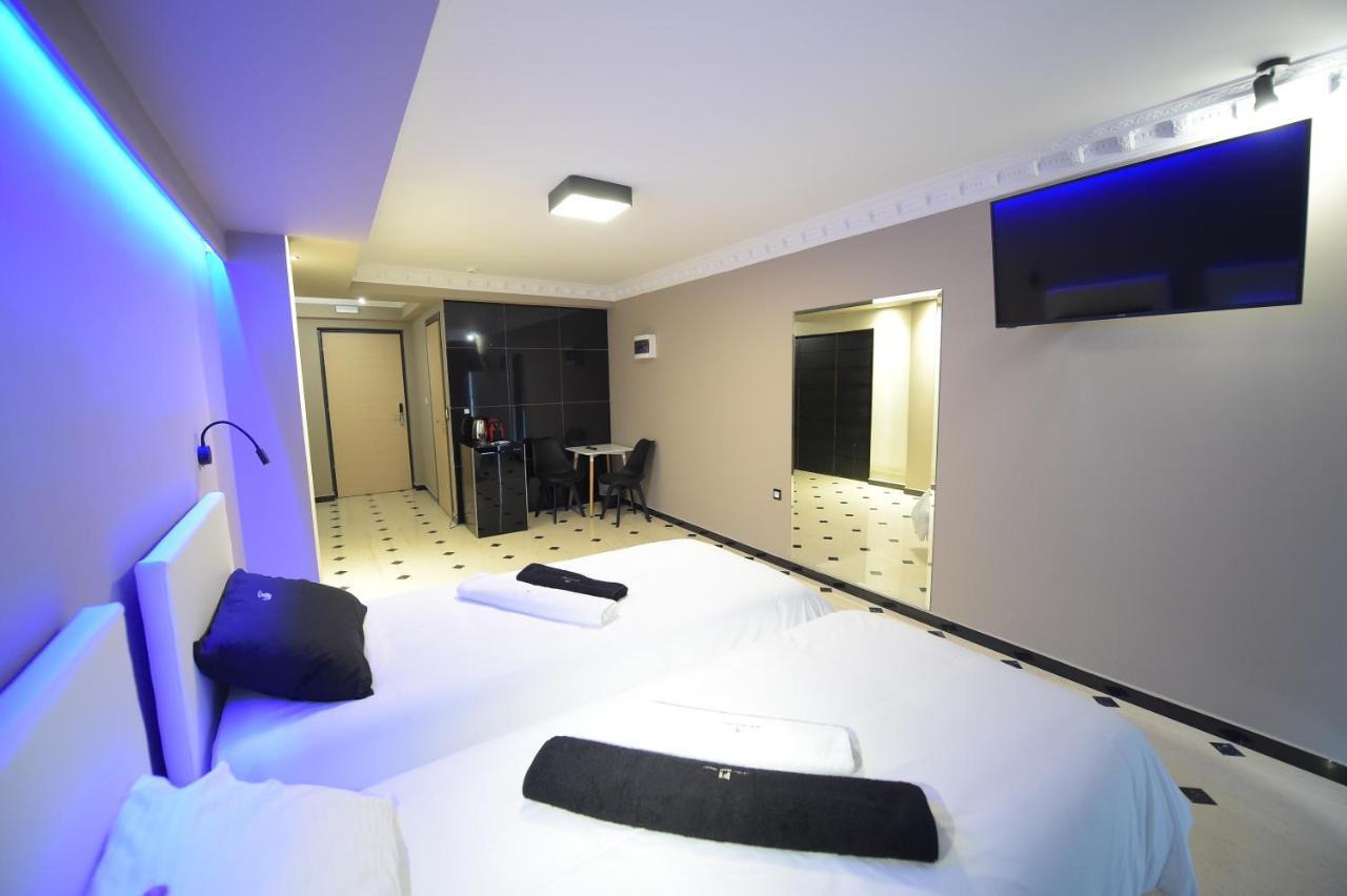 Pietra Mare Suites Patras Exterior photo